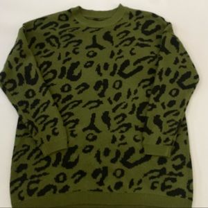 Ladies cheetah leopard sweater crew‎ neck size small green black